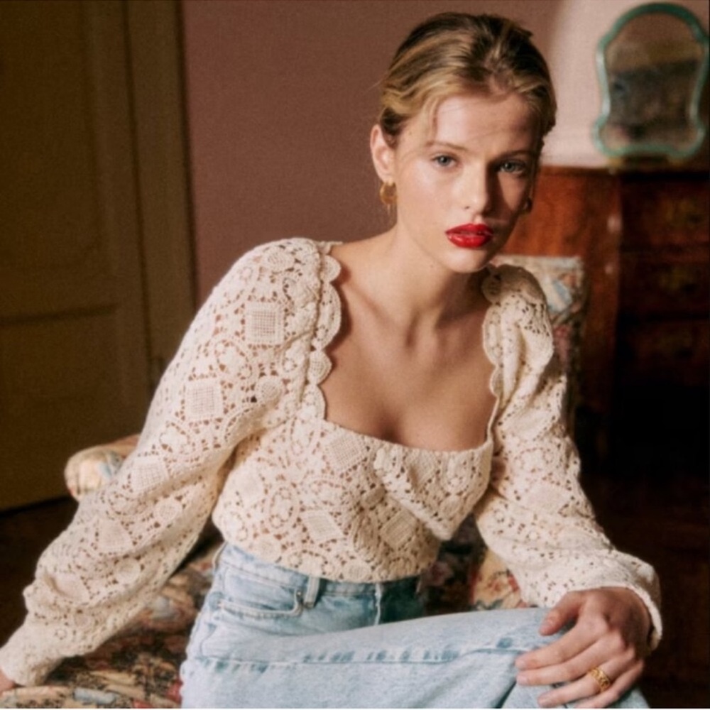 Sézane Alvere Lace Blouse - Picture 2 of 11